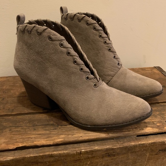 Coconuts by Matisse Alabama Slit Ankle Booties - Picture 1 of 5